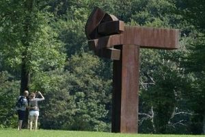 traveling steps chillida